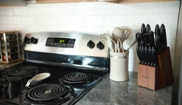 Central 2 bedroom with fully stocked kitchen