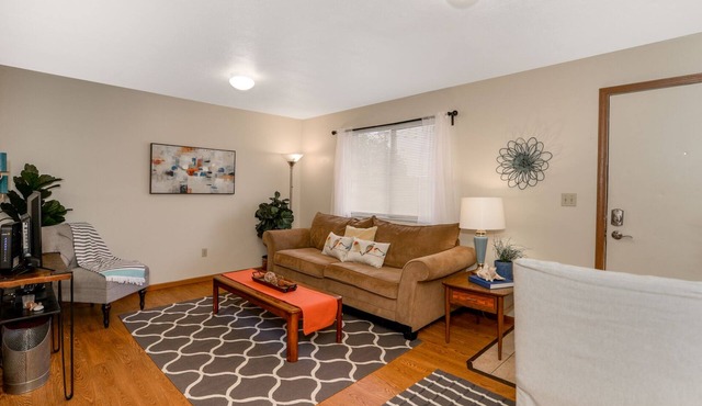 Central 2BR Walk to Summa/Near Akron Hospitals/UA