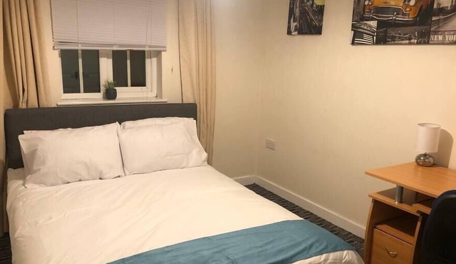 Central 3 BR in Newcastle with Allocated Parking