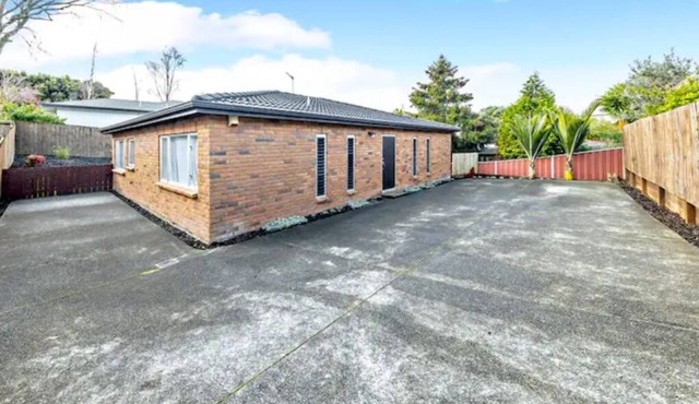 Central 3bdrm home w/garden