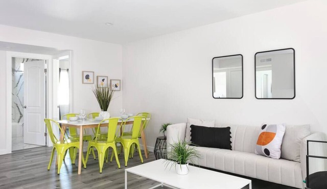 Central 3BR Apt, Near Americana
