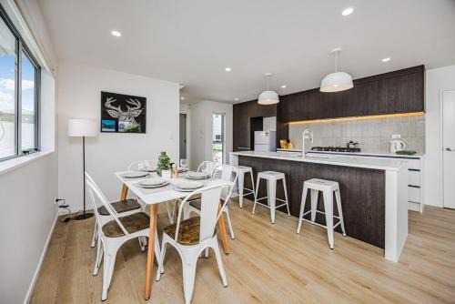 Central 4BR Brand New Home with free parking