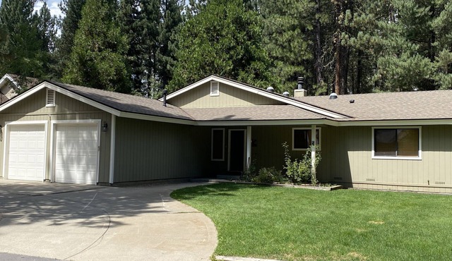 Central AC: Large 4 bedroom private home, private lot. fenced yard with deck