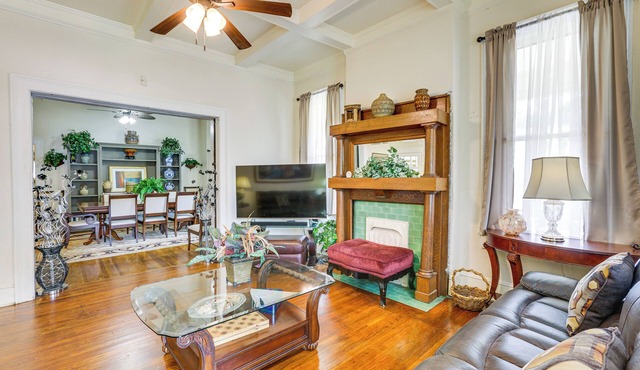 Central Albany Home with Covered Porch & Patio!