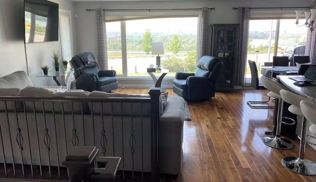 Central Amazing view and near Stampede BL245636,