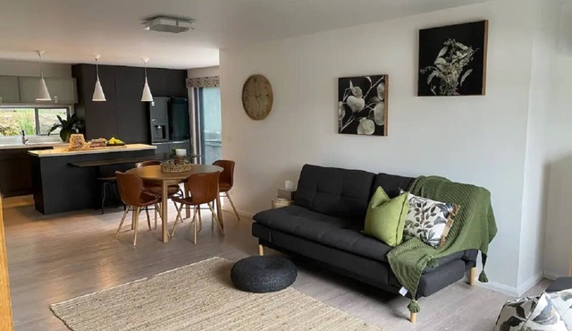 Central and spacious three bedroom townhouse