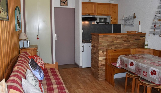 Central apartment with balcony and parking, 4 people