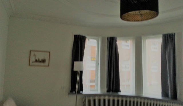 Central Apartment adj Train Station. Fully furnished fully equipped.