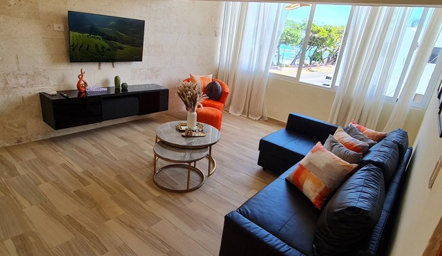 Central Apartment Facing the sea