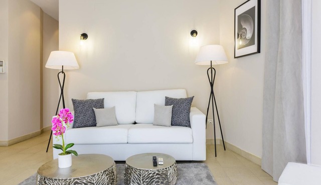 Central apartment in Valencia, near central market