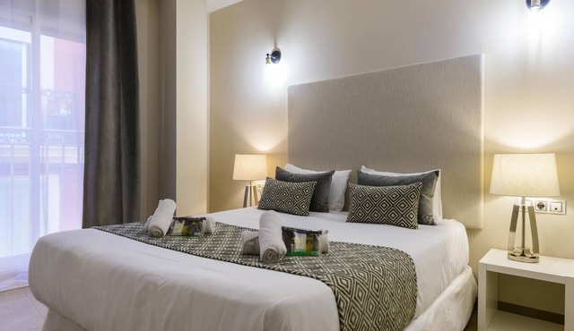 Central apartment, sophisticated decor, 3 bedrooms in Valencia