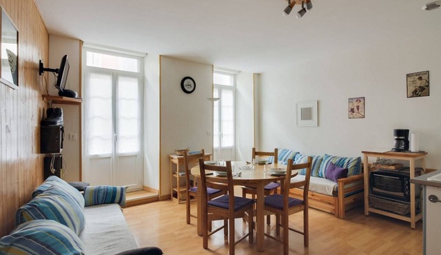 Central Apartment with 1 Bedroom, Ski Locker, Near Lift