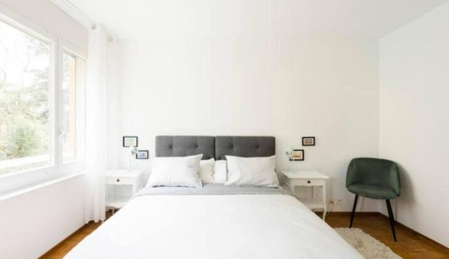 Central apartment with parking