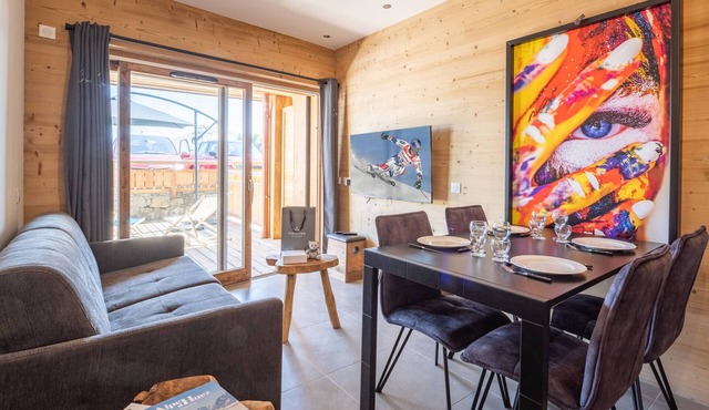 Central apartment with south terrace and parking