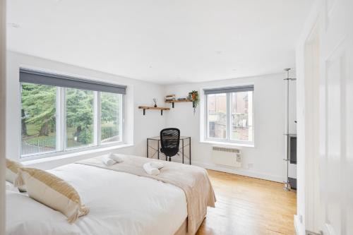 Central Apt-2Bed 2Bath-AC unit-By FabAccommodation