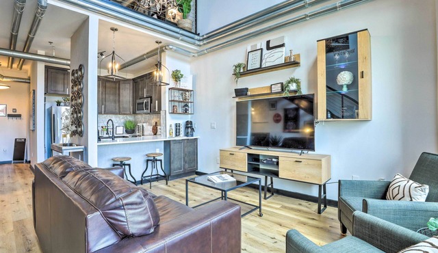 Central Atlantic Station Loft in Walkable Location