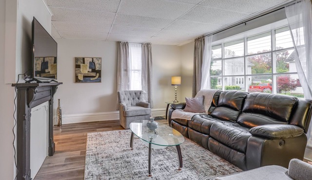 Central Auburn Apartment w/Porch: Pets Welcome!