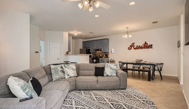 Central Austin 3/2 Townhome! Mins to FC stadium SXSW Top Spots!