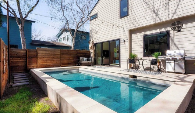 Central Austin Oasis with Pool - Sleeps 9
