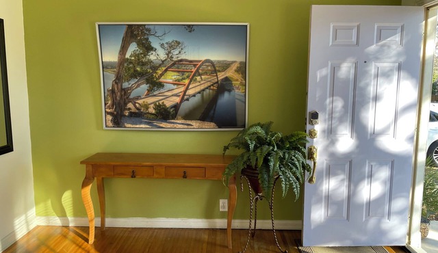 Central Austin - Walk to Park, Cafes, Pools Near Downtown, Major Employers