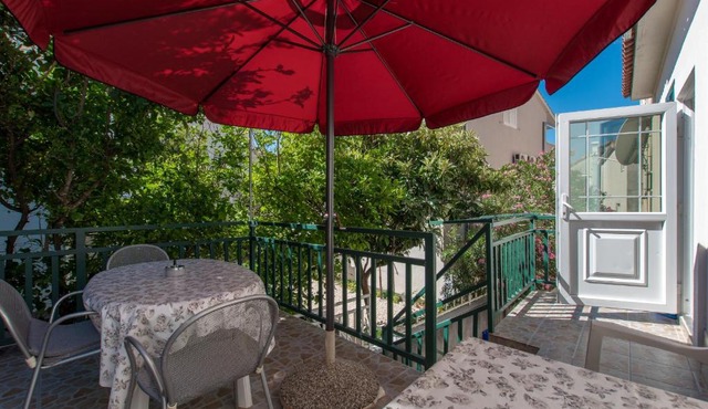 Central beach apartments - Exceptional location