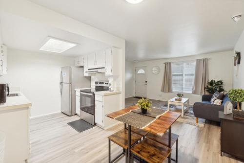 Central Bellevue North Suite Near Downtown & I-90