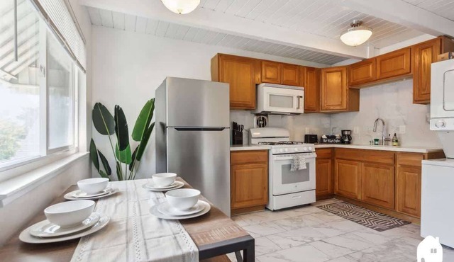 Central Berkeley 2BR Home | Near UC & BART + Parking