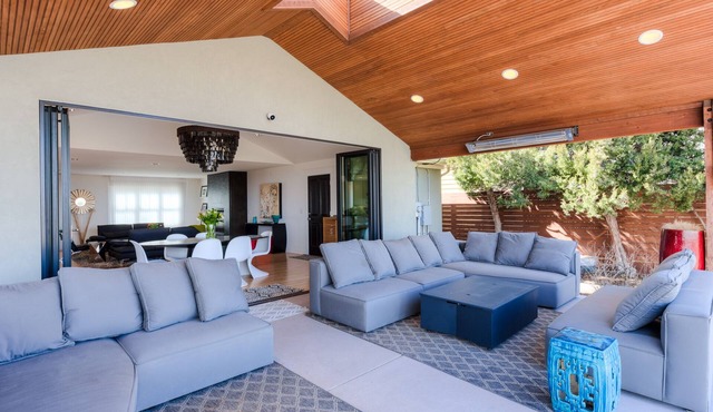 Central Boulder/Outdoor "Living Room" w/mountain views/walk downtown