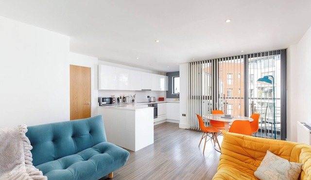 Central Brighton Apartment