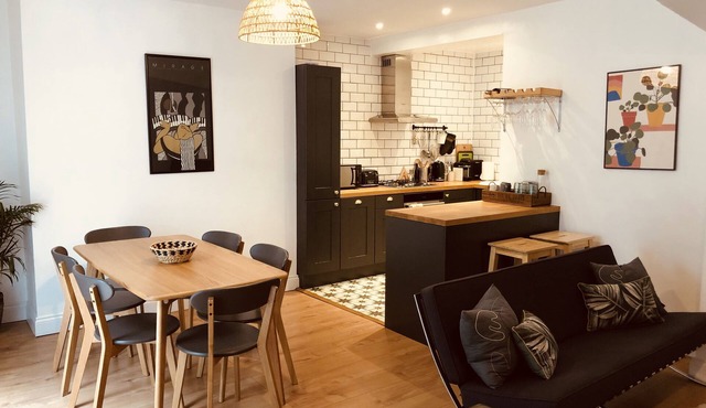 Central Brighton flat, 3 bedrooms, sleeps 6, close to shops and beach