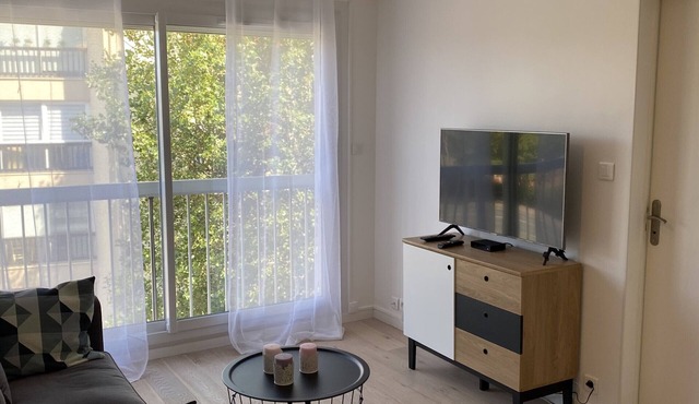 Central Cabourg Apartment with Parking and Nearby Amenities