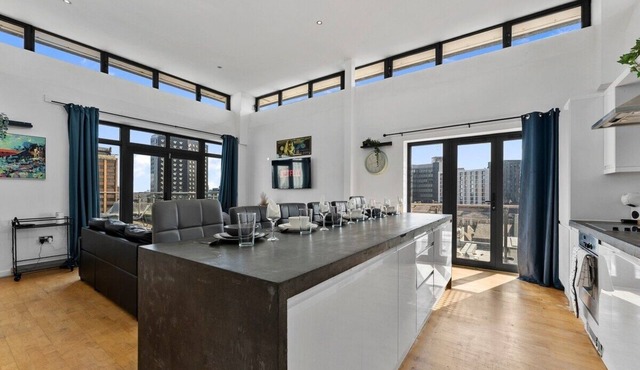 Central Cardiff Penthouse - Private Rooftop