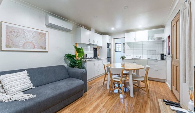 Central Castlemaine studio on steam train line