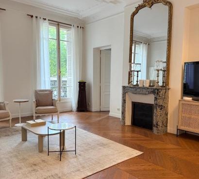 Central Champs Élysée - High Luxury 2 Bedroom Apartment
