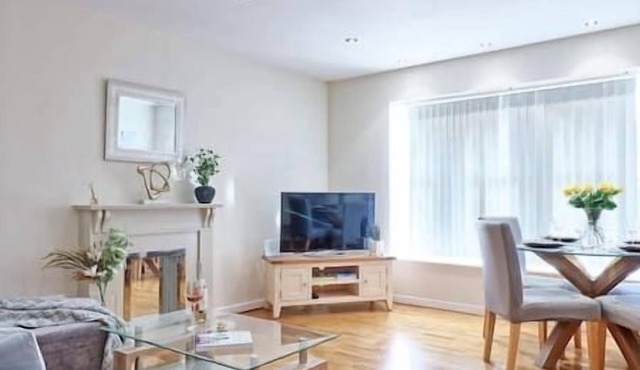 Central Chelmsford/A12/Sleeps 7/Free Parking/Ensuite