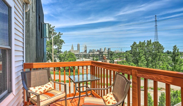 Central Cleveland Gem w/Direct Skyline View!