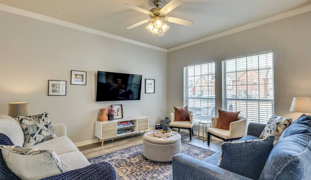 Central College Station Townhome w/Community Pool