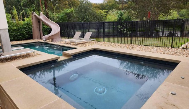 central contemporary w/POOL and SPA