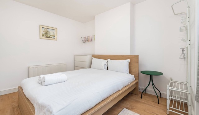 Central, Cosy 1st floor Apartment - Pass the Keys