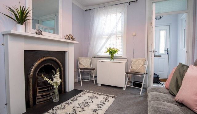 Central cosy home 5 minutes walk from Shrewsbury - Pass the Keys