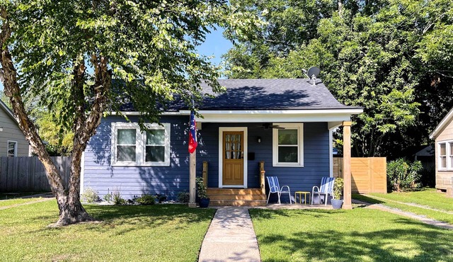 Central Cottage w/Grill, 1 Mi to Cajun Field