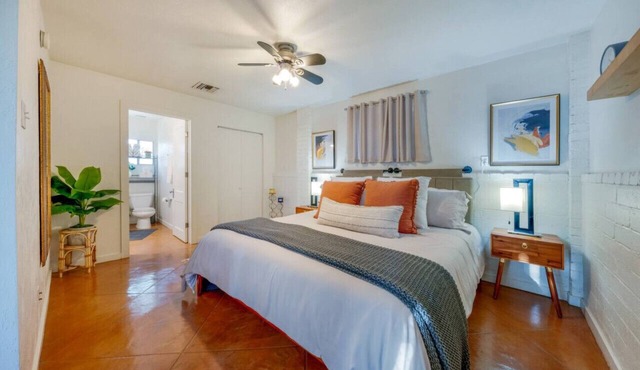 Central/Cozy/1 BR & 1 BA/Guesthouse/Fenced