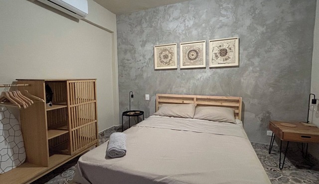 Central & Cozy Gem Historic Zone