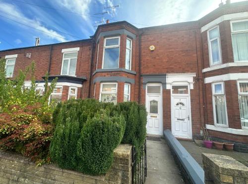 Central Crewe 4 Double bedroom home