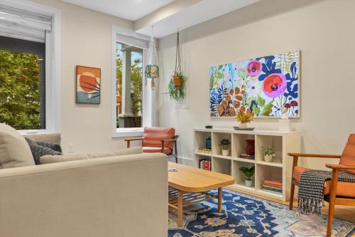 Central DC 5-BR Townhome - Walk to METRO-rail