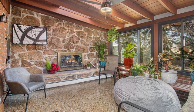 Central Denver 4 bedroom Sleeps 8 Relaxation Zone Close to Everything!