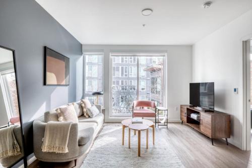 Central District 1br w gym bbq nr downtown SEA-544