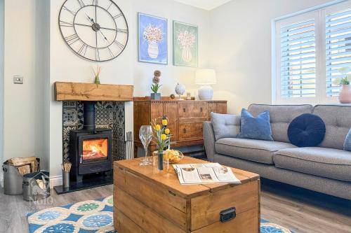 Central, dog friendly, private courtyard