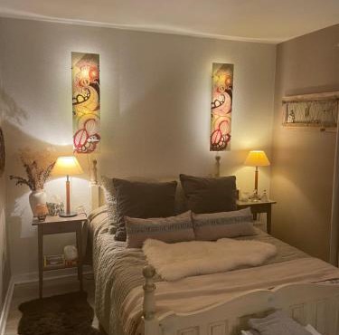 Central double room with separate full bathroom