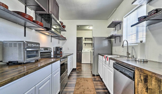 Central El Paso Getaway w/Patio + Games!